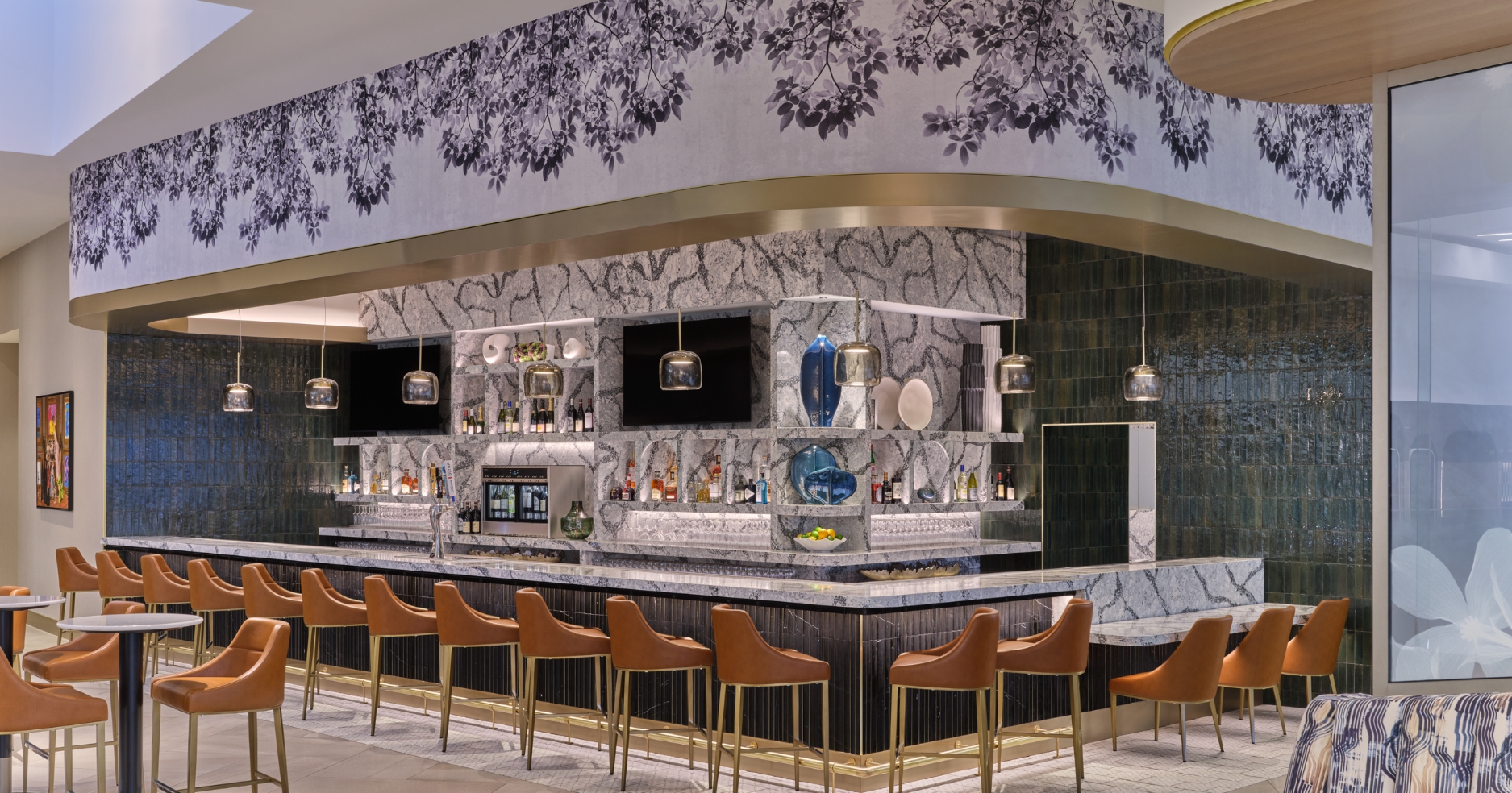 �ŵ���Դ��� Sky Club ����á���ʹ���Թ�ҹҪҵ� Charlotte Douglas