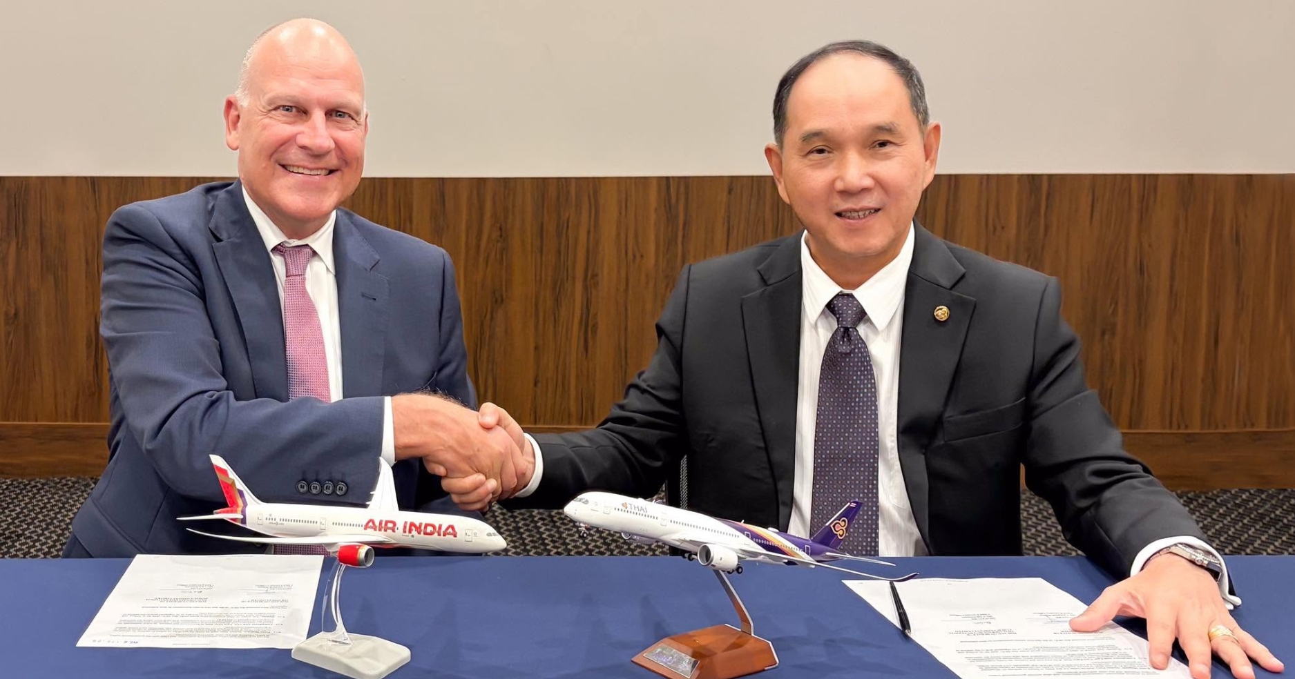 ��úԹ��ŧ��� MOU �Ѻ Air India ¡�дѺ����������������ҧ�� �Թ��� ��Шش���»��·ҧ�����š